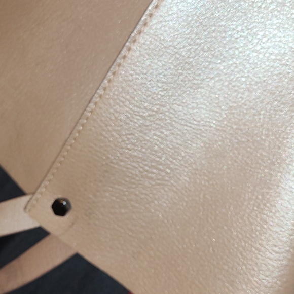 💕Neiman Marcus Tote -  Light Pink/Rose Gold with Pearl Sheer Finish💕 - Picture 11 of 11